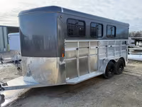 2026 Maverick Trailers Lite Deluxe Bumper Pull Horse Trailer — photo 1